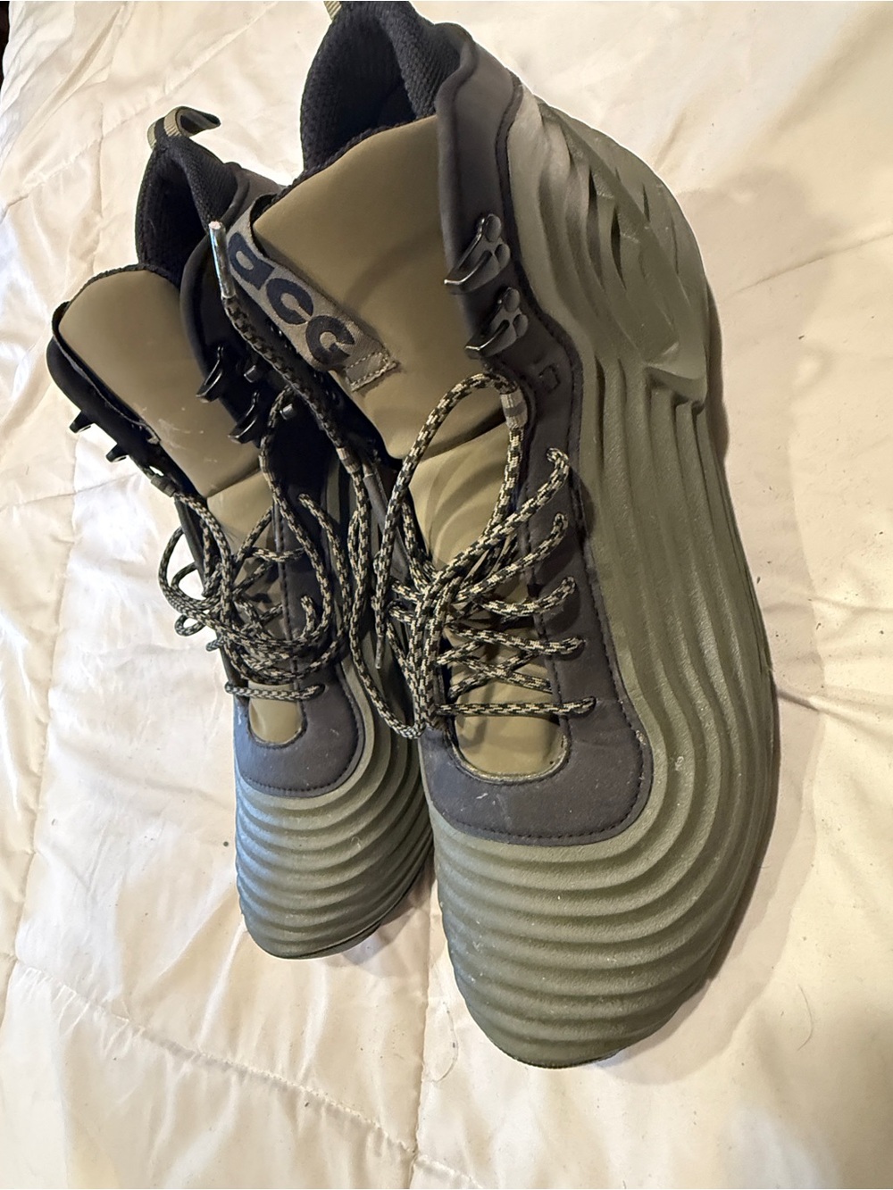 Nike ACG Foamposit Men's Olive Green Wave-Textured Sneakers